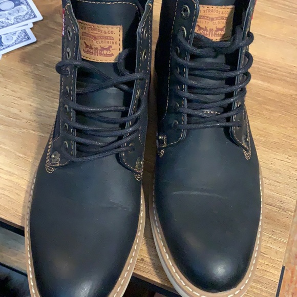 Great shoes! Worn twice! Men’s size 7.5 - Picture 2 of 5